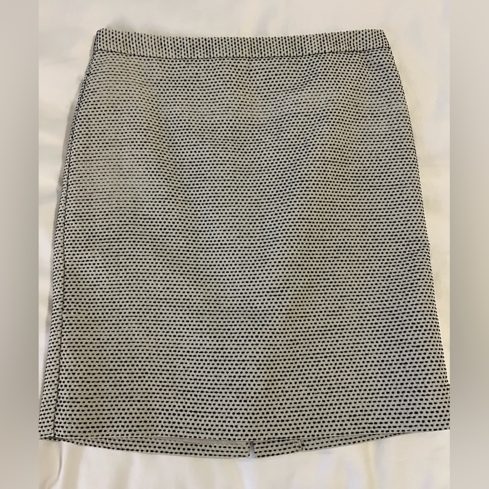 Loft 6 black and white Pencil Skirt